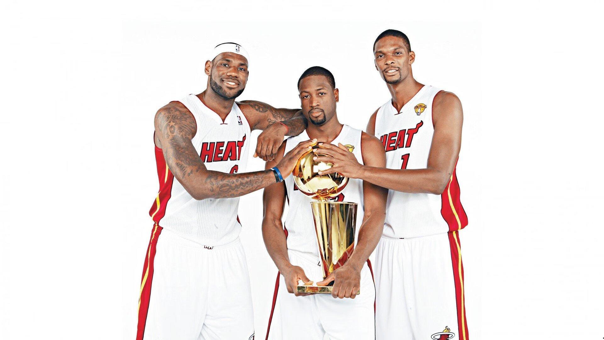 罗马诺标志性Here We Go!引爆转会市场,乌戈丘库本周签约伯恩利,英超升班马中场补强尘埃落定